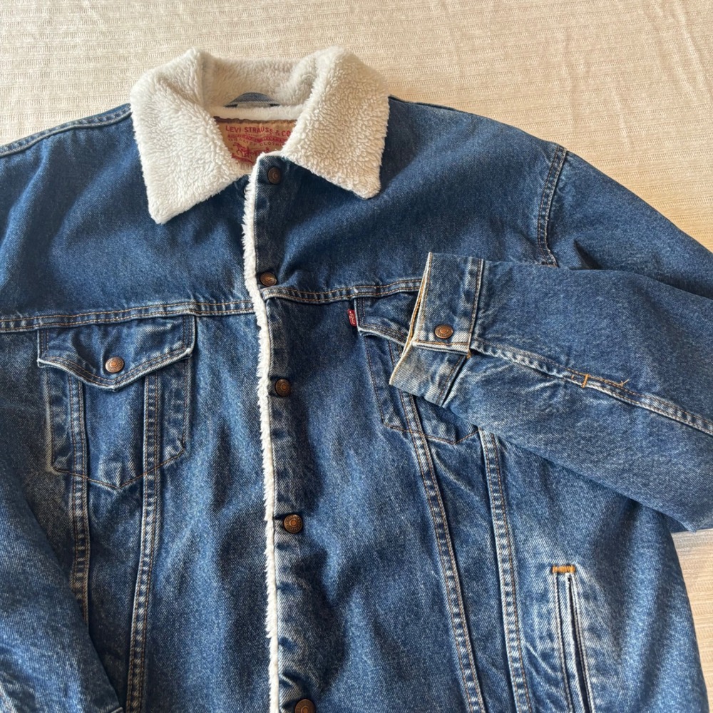 Vintage 90's Levis Sherpa Lined Trucker Jacket Blue Denim Made in USA XL